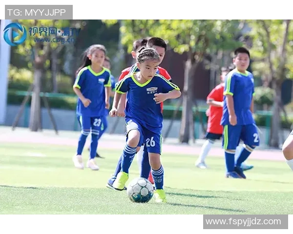 少年心中的足球梦想与明星球员的追逐之旅