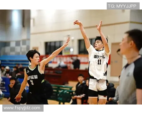 重庆篮球队在最新状态排行榜中荣登第十名展现强劲实力与潜力 重庆篮球队在最新状态排行榜中荣登第十名展现强劲实力与潜力