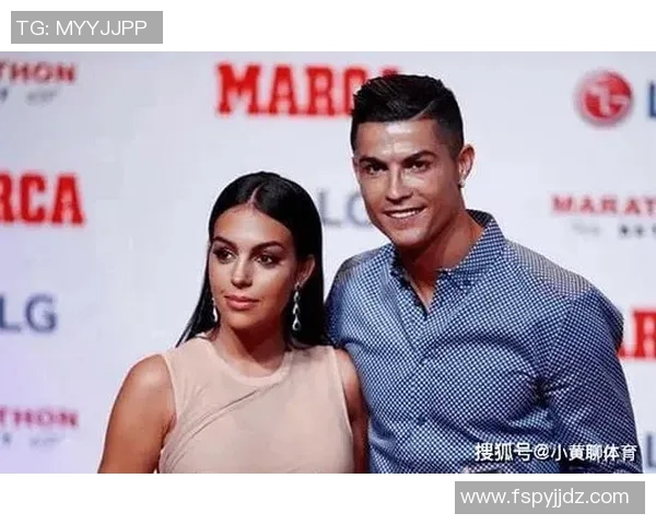 足球明星身边的她们那些陪伴他们的女友和妻子们的故事与名字 足球明星身边的她们那些陪伴他们的女友和妻子们的故事与名字