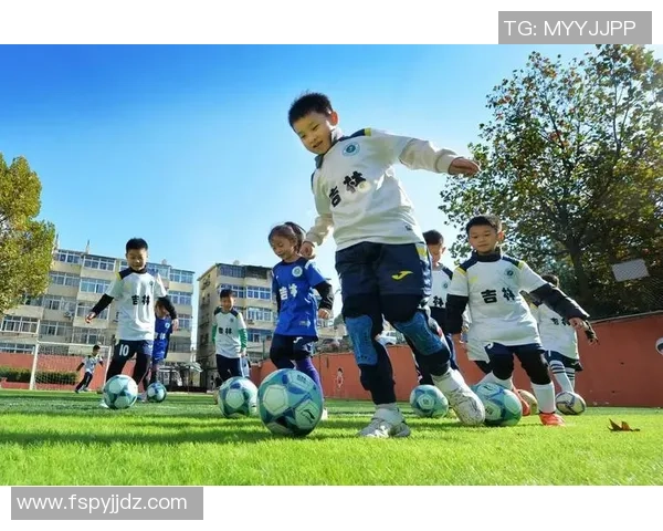 带萨的足球明星们如何在绿茵场上展现个人魅力与团队精神